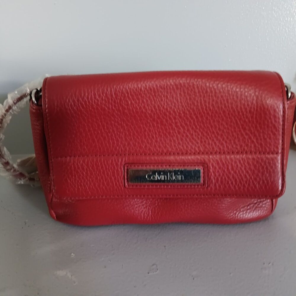 Calvin Klein shoulder bag leather  red
